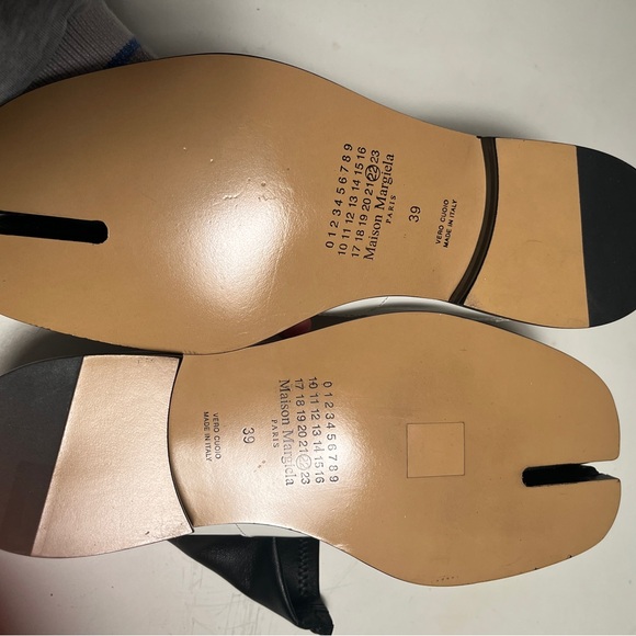 Taking offers! Maison Martin Margiela Black and White Tabi Boots main image 8